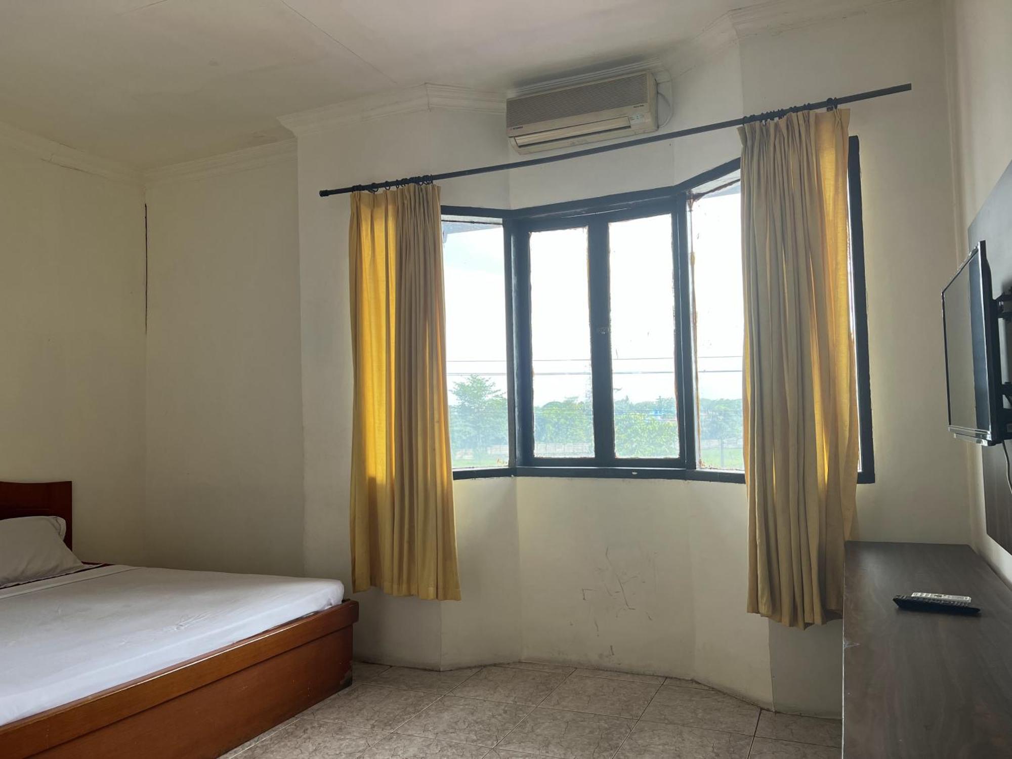 Oyo 92098 Kost Orange Syariah Hotel Makassar